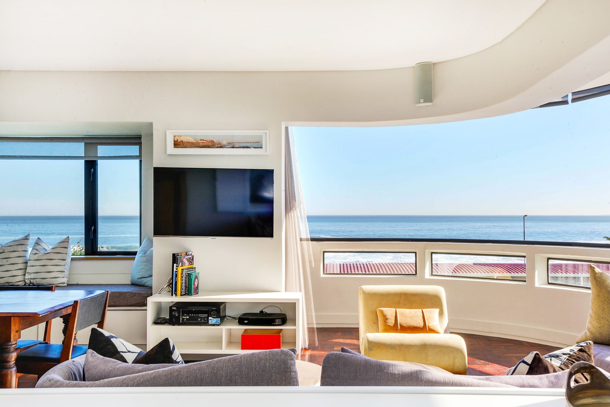 Backup Powered Sea View Apartment On The Promenade Ciudad del Cabo Exterior foto